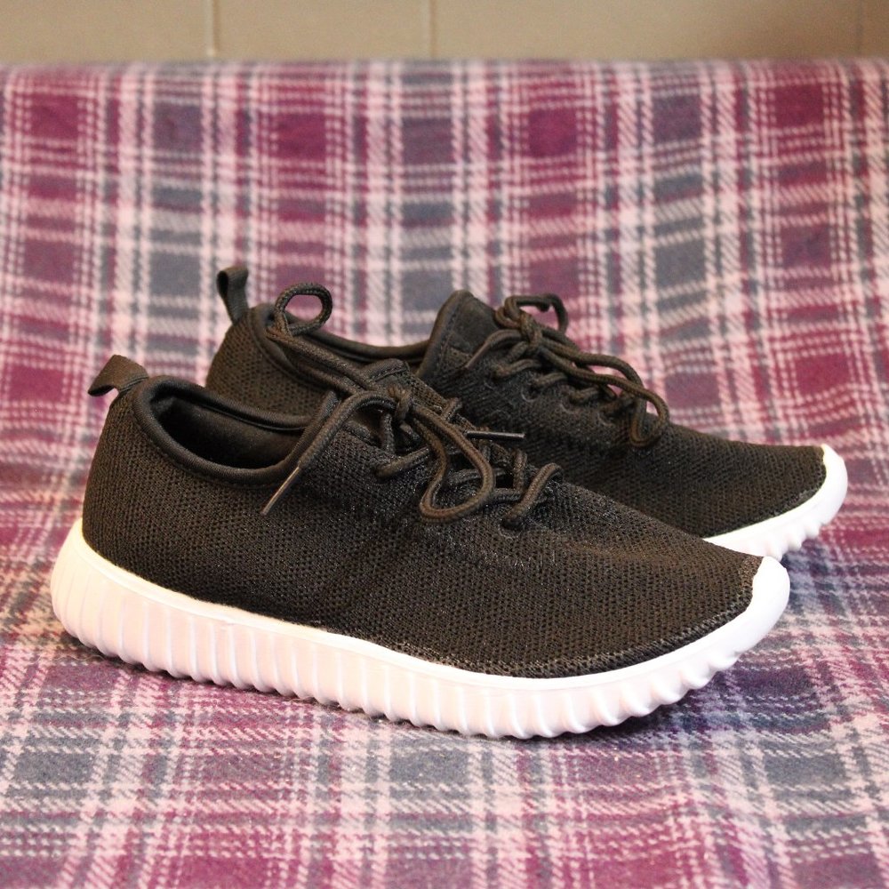 Chatties Black Women's Sneakers Size 5/6